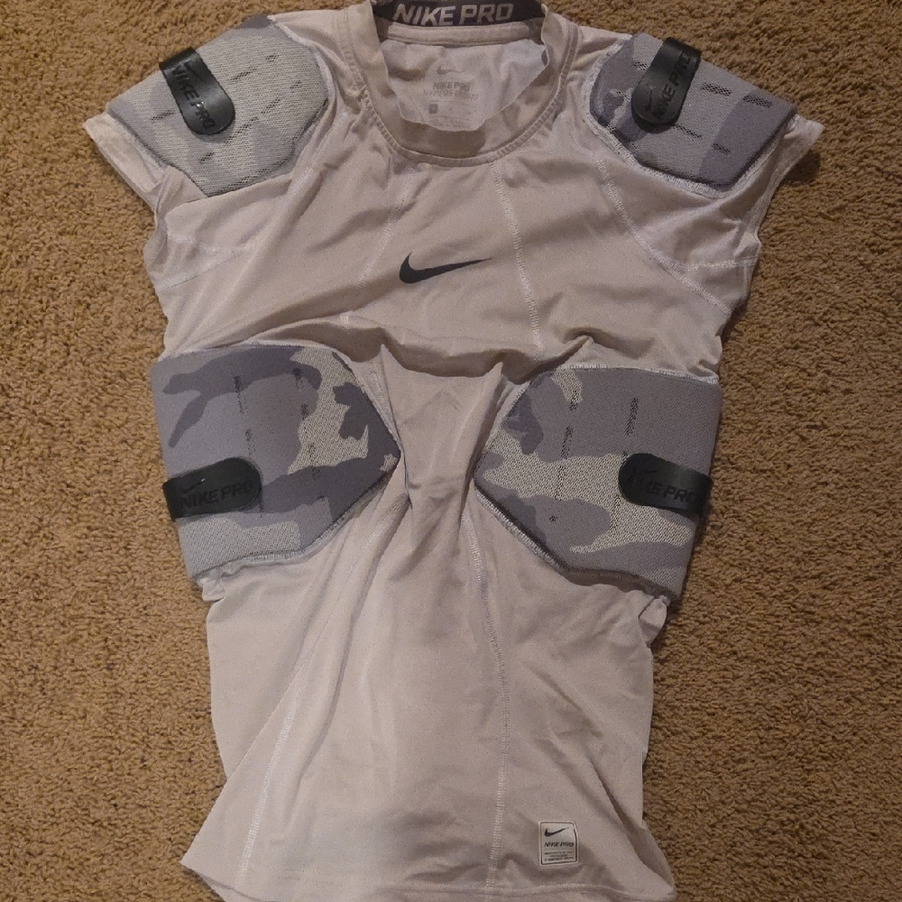 Nike Pro Padded Shirt in Cream and Gray